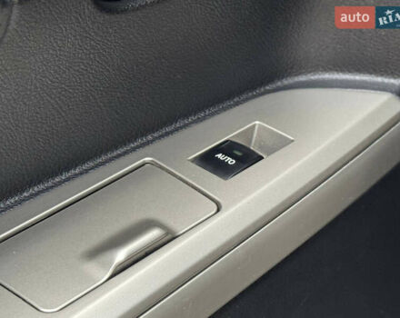 Белый Тойота Ленд Крузер, объемом двигателя 4.5 л и пробегом 228 тыс. км за 27900 $, фото 42 на Automoto.ua