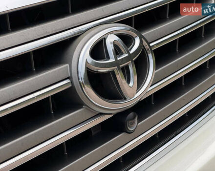 Белый Тойота Ленд Крузер, объемом двигателя 4.5 л и пробегом 228 тыс. км за 27900 $, фото 7 на Automoto.ua