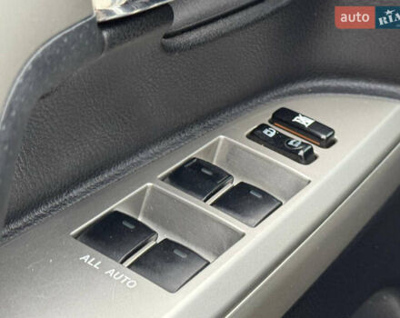 Белый Тойота Ленд Крузер, объемом двигателя 4.5 л и пробегом 228 тыс. км за 27900 $, фото 30 на Automoto.ua