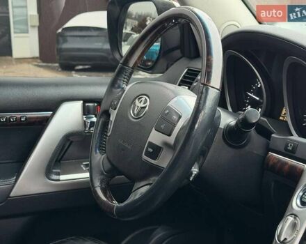 Белый Тойота Ленд Крузер, объемом двигателя 4.5 л и пробегом 213 тыс. км за 30500 $, фото 22 на Automoto.ua