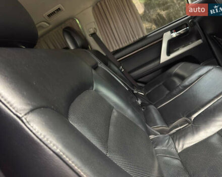 Белый Тойота Ленд Крузер, объемом двигателя 4.5 л и пробегом 228 тыс. км за 27900 $, фото 56 на Automoto.ua