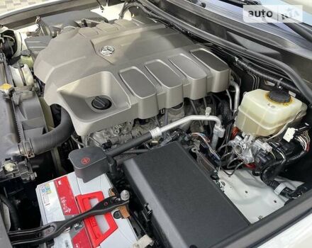 Белый Тойота Ленд Крузер, объемом двигателя 4.6 л и пробегом 158 тыс. км за 34500 $, фото 17 на Automoto.ua