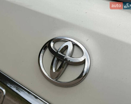 Белый Тойота Ленд Крузер, объемом двигателя 4.5 л и пробегом 228 тыс. км за 27900 $, фото 27 на Automoto.ua