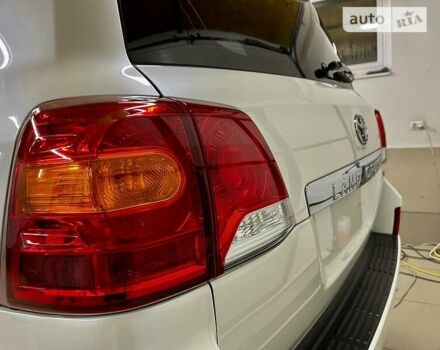 Белый Тойота Ленд Крузер, объемом двигателя 4.6 л и пробегом 158 тыс. км за 34500 $, фото 6 на Automoto.ua