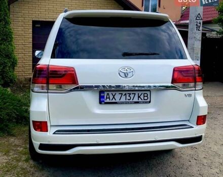 Белый Тойота Ленд Крузер, объемом двигателя 4.46 л и пробегом 180 тыс. км за 28999 $, фото 3 на Automoto.ua