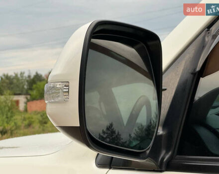 Белый Тойота Ленд Крузер, объемом двигателя 4.5 л и пробегом 228 тыс. км за 27900 $, фото 15 на Automoto.ua