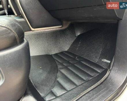 Белый Тойота Ленд Крузер, объемом двигателя 4.5 л и пробегом 228 тыс. км за 27900 $, фото 63 на Automoto.ua