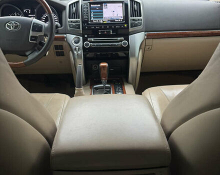 Білий Тойота Ленд Крузер, об'ємом двигуна 4.5 л та пробігом 230 тис. км за 29500 $, фото 9 на Automoto.ua