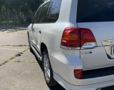 Белый Тойота Ленд Крузер, объемом двигателя 4.46 л и пробегом 147 тыс. км за 33000 $, фото 51 на Automoto.ua