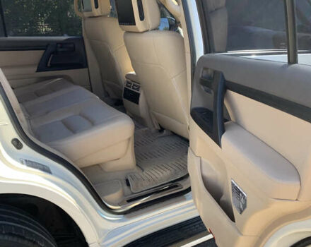 Белый Тойота Ленд Крузер, объемом двигателя 4.46 л и пробегом 147 тыс. км за 33000 $, фото 24 на Automoto.ua