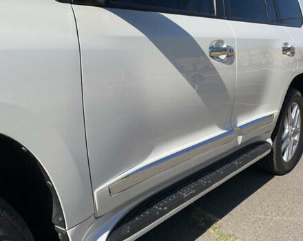 Белый Тойота Ленд Крузер, объемом двигателя 4.46 л и пробегом 147 тыс. км за 33000 $, фото 7 на Automoto.ua