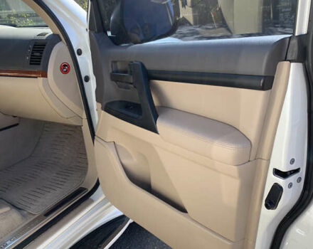 Белый Тойота Ленд Крузер, объемом двигателя 4.46 л и пробегом 147 тыс. км за 33000 $, фото 29 на Automoto.ua