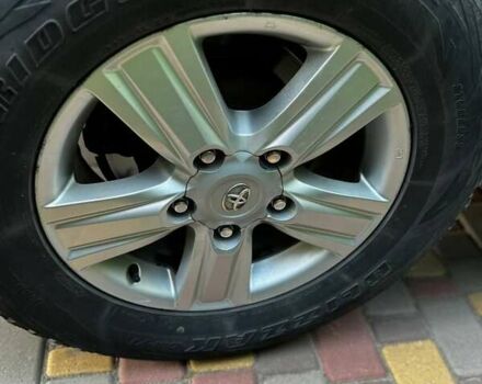 Белый Тойота Ленд Крузер, объемом двигателя 4.61 л и пробегом 147 тыс. км за 34000 $, фото 28 на Automoto.ua