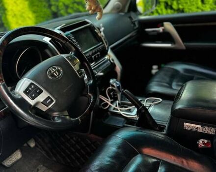 Белый Тойота Ленд Крузер, объемом двигателя 4.61 л и пробегом 147 тыс. км за 34000 $, фото 21 на Automoto.ua