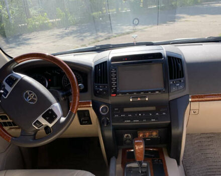 Белый Тойота Ленд Крузер, объемом двигателя 4.46 л и пробегом 147 тыс. км за 33000 $, фото 34 на Automoto.ua