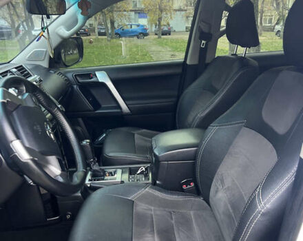 Белый Тойота Ленд Крузер, объемом двигателя 2.98 л и пробегом 280 тыс. км за 27500 $, фото 1 на Automoto.ua