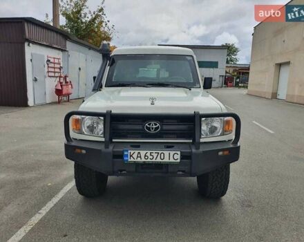 Белый Тойота Ленд Крузер, объемом двигателя 4.2 л и пробегом 40 тыс. км за 85000 $, фото 6 на Automoto.ua
