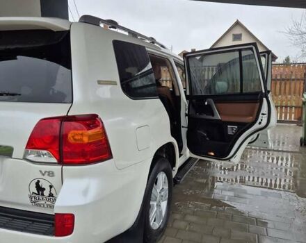 Белый Тойота Ленд Крузер, объемом двигателя 4.5 л и пробегом 184 тыс. км за 35000 $, фото 22 на Automoto.ua