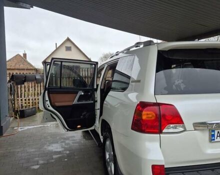 Белый Тойота Ленд Крузер, объемом двигателя 4.5 л и пробегом 184 тыс. км за 35000 $, фото 19 на Automoto.ua