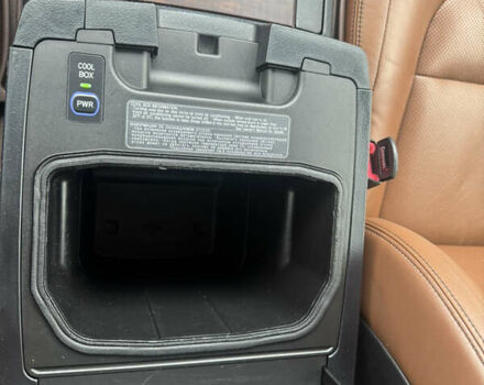 Белый Тойота Ленд Крузер, объемом двигателя 4.46 л и пробегом 239 тыс. км за 34999 $, фото 22 на Automoto.ua