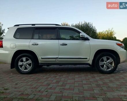 Белый Тойота Ленд Крузер, объемом двигателя 4.46 л и пробегом 141 тыс. км за 41999 $, фото 2 на Automoto.ua