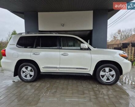 Белый Тойота Ленд Крузер, объемом двигателя 4.5 л и пробегом 184 тыс. км за 35000 $, фото 2 на Automoto.ua