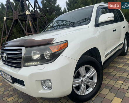 Белый Тойота Ленд Крузер, объемом двигателя 4.46 л и пробегом 239 тыс. км за 34999 $, фото 1 на Automoto.ua