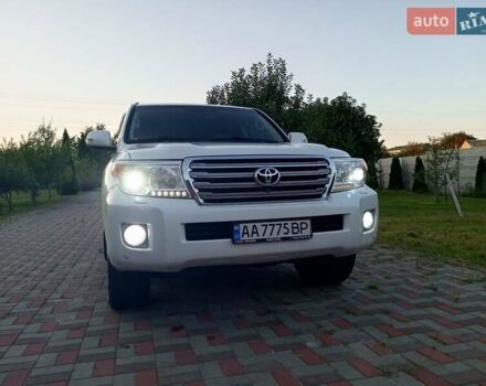 Белый Тойота Ленд Крузер, объемом двигателя 4.46 л и пробегом 141 тыс. км за 41999 $, фото 3 на Automoto.ua