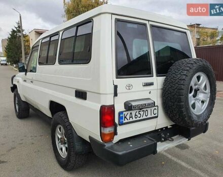 Белый Тойота Ленд Крузер, объемом двигателя 4.2 л и пробегом 40 тыс. км за 85000 $, фото 2 на Automoto.ua