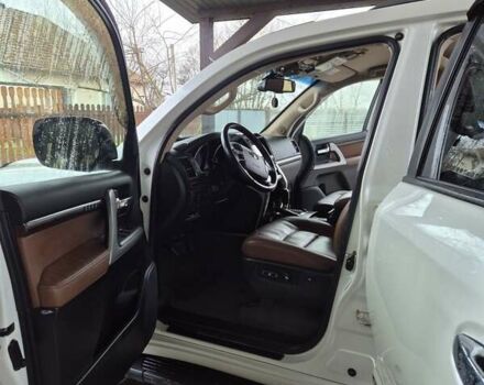 Белый Тойота Ленд Крузер, объемом двигателя 4.5 л и пробегом 184 тыс. км за 35000 $, фото 13 на Automoto.ua