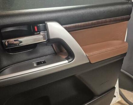 Белый Тойота Ленд Крузер, объемом двигателя 4.5 л и пробегом 184 тыс. км за 35000 $, фото 36 на Automoto.ua