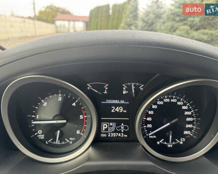 Белый Тойота Ленд Крузер, объемом двигателя 4.46 л и пробегом 239 тыс. км за 34999 $, фото 20 на Automoto.ua