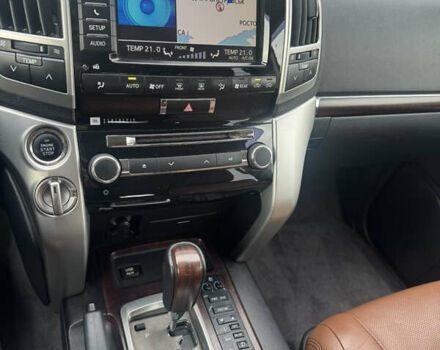 Белый Тойота Ленд Крузер, объемом двигателя 4.46 л и пробегом 239 тыс. км за 34999 $, фото 21 на Automoto.ua