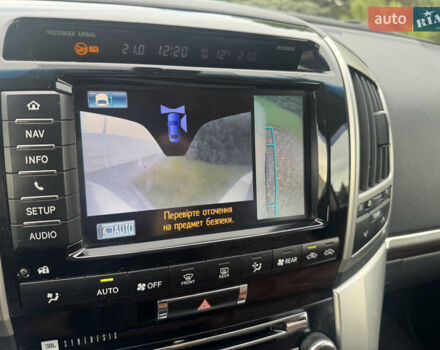 Белый Тойота Ленд Крузер, объемом двигателя 4.46 л и пробегом 239 тыс. км за 34999 $, фото 25 на Automoto.ua