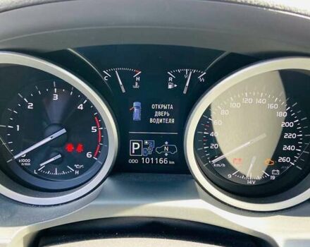 Белый Тойота Ленд Крузер, объемом двигателя 4.5 л и пробегом 102 тыс. км за 51000 $, фото 3 на Automoto.ua