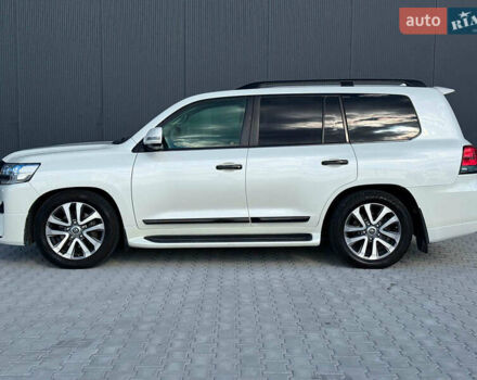 Белый Тойота Ленд Крузер, объемом двигателя 4.7 л и пробегом 145 тыс. км за 46590 $, фото 8 на Automoto.ua