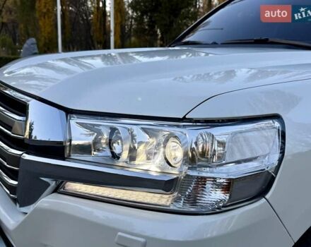 Белый Тойота Ленд Крузер, объемом двигателя 4.46 л и пробегом 301 тыс. км за 44950 $, фото 31 на Automoto.ua