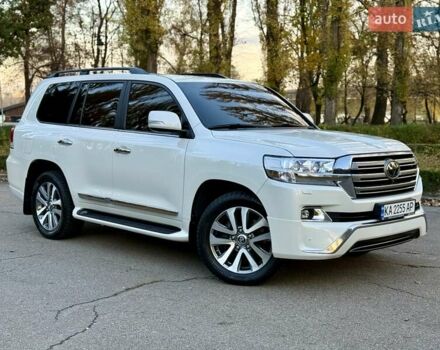 Белый Тойота Ленд Крузер, объемом двигателя 4.46 л и пробегом 301 тыс. км за 44950 $, фото 15 на Automoto.ua