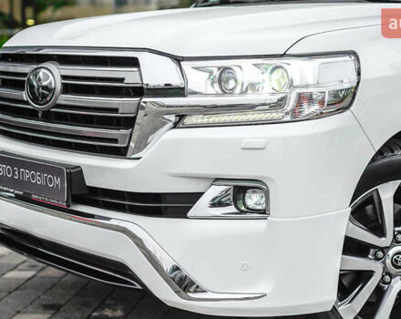 Білий Тойота Ленд Крузер, об'ємом двигуна 4.61 л та пробігом 51 тис. км за 52098 $, фото 12 на Automoto.ua