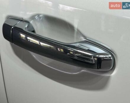 Белый Тойота Ленд Крузер, объемом двигателя 4.46 л и пробегом 90 тыс. км за 55000 $, фото 4 на Automoto.ua