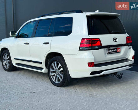 Белый Тойота Ленд Крузер, объемом двигателя 4.7 л и пробегом 145 тыс. км за 46590 $, фото 7 на Automoto.ua