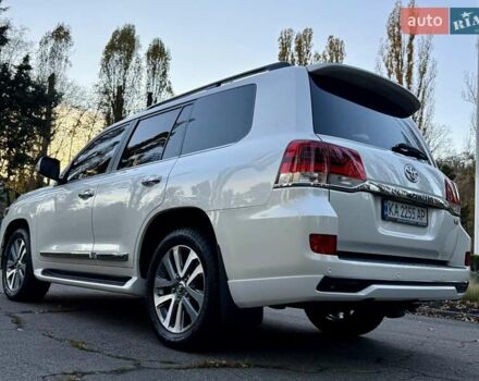 Белый Тойота Ленд Крузер, объемом двигателя 4.46 л и пробегом 301 тыс. км за 44950 $, фото 44 на Automoto.ua