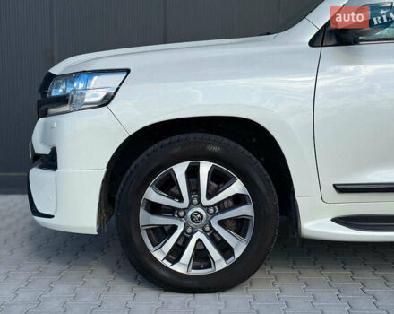 Белый Тойота Ленд Крузер, объемом двигателя 4.7 л и пробегом 145 тыс. км за 46590 $, фото 5 на Automoto.ua