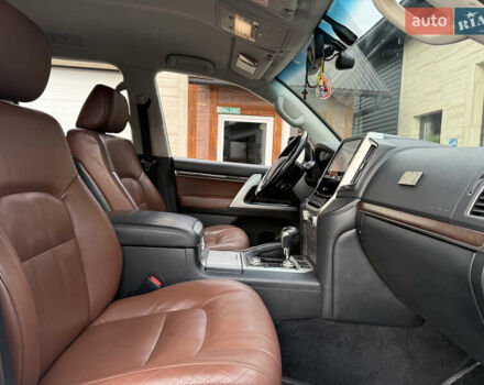 Білий Тойота Ленд Крузер, об'ємом двигуна 4.46 л та пробігом 245 тис. км за 44500 $, фото 16 на Automoto.ua