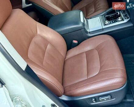 Белый Тойота Ленд Крузер, объемом двигателя 4.46 л и пробегом 301 тыс. км за 44950 $, фото 85 на Automoto.ua