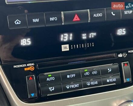 Белый Тойота Ленд Крузер, объемом двигателя 4.46 л и пробегом 90 тыс. км за 55000 $, фото 22 на Automoto.ua