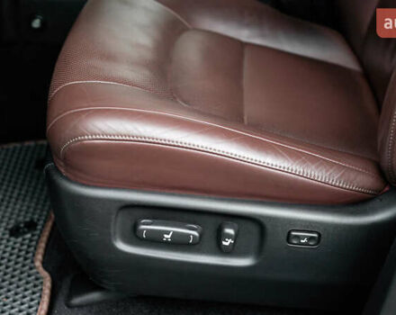 Білий Тойота Ленд Крузер, об'ємом двигуна 4.61 л та пробігом 51 тис. км за 52098 $, фото 23 на Automoto.ua