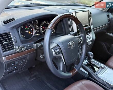 Белый Тойота Ленд Крузер, объемом двигателя 4.46 л и пробегом 301 тыс. км за 44950 $, фото 65 на Automoto.ua