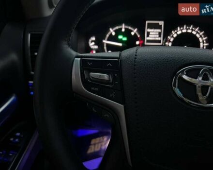 Белый Тойота Ленд Крузер, объемом двигателя 4.46 л и пробегом 225 тыс. км за 47000 $, фото 21 на Automoto.ua