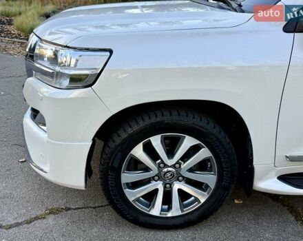 Белый Тойота Ленд Крузер, объемом двигателя 4.46 л и пробегом 301 тыс. км за 44950 $, фото 28 на Automoto.ua